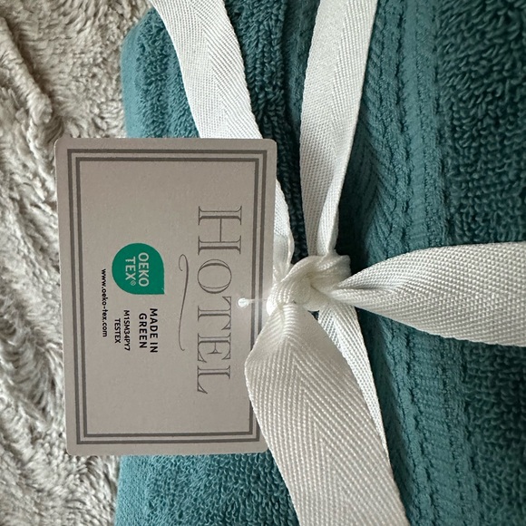 Hotel Collection Teal Cotton Hand Towels Bathroom Set of 2 NEW WITH TAGS - Picture 3 of 4